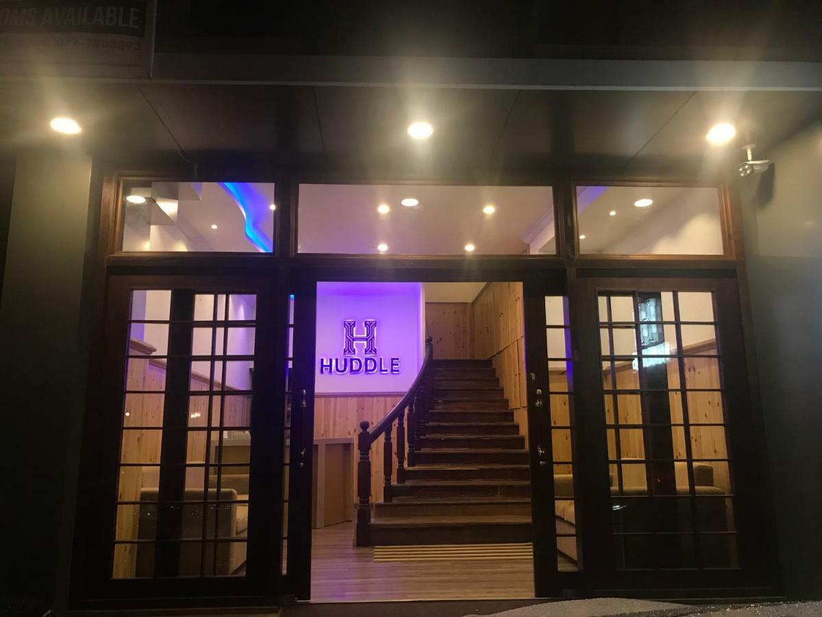 فندق Huddle نوفارا إيلِيا المظهر الخارجي الصورة